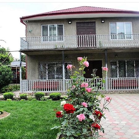 Hotel Oniks Кутаїсі Екстер'єр фото