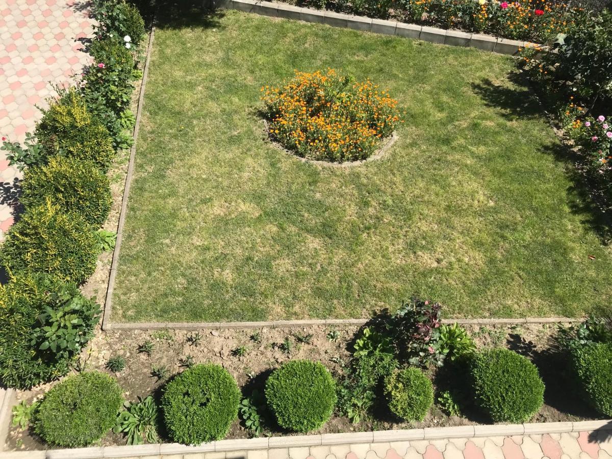 Hotel Oniks Кутаїсі Екстер'єр фото