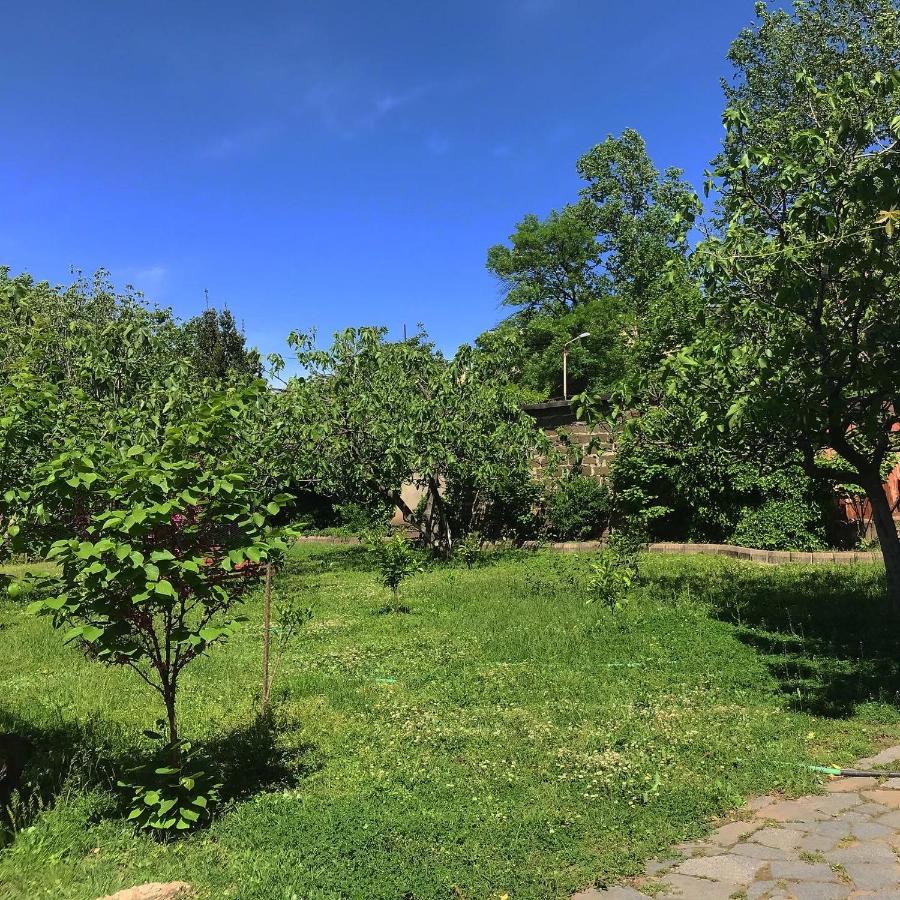 Hotel Oniks Кутаїсі Екстер'єр фото