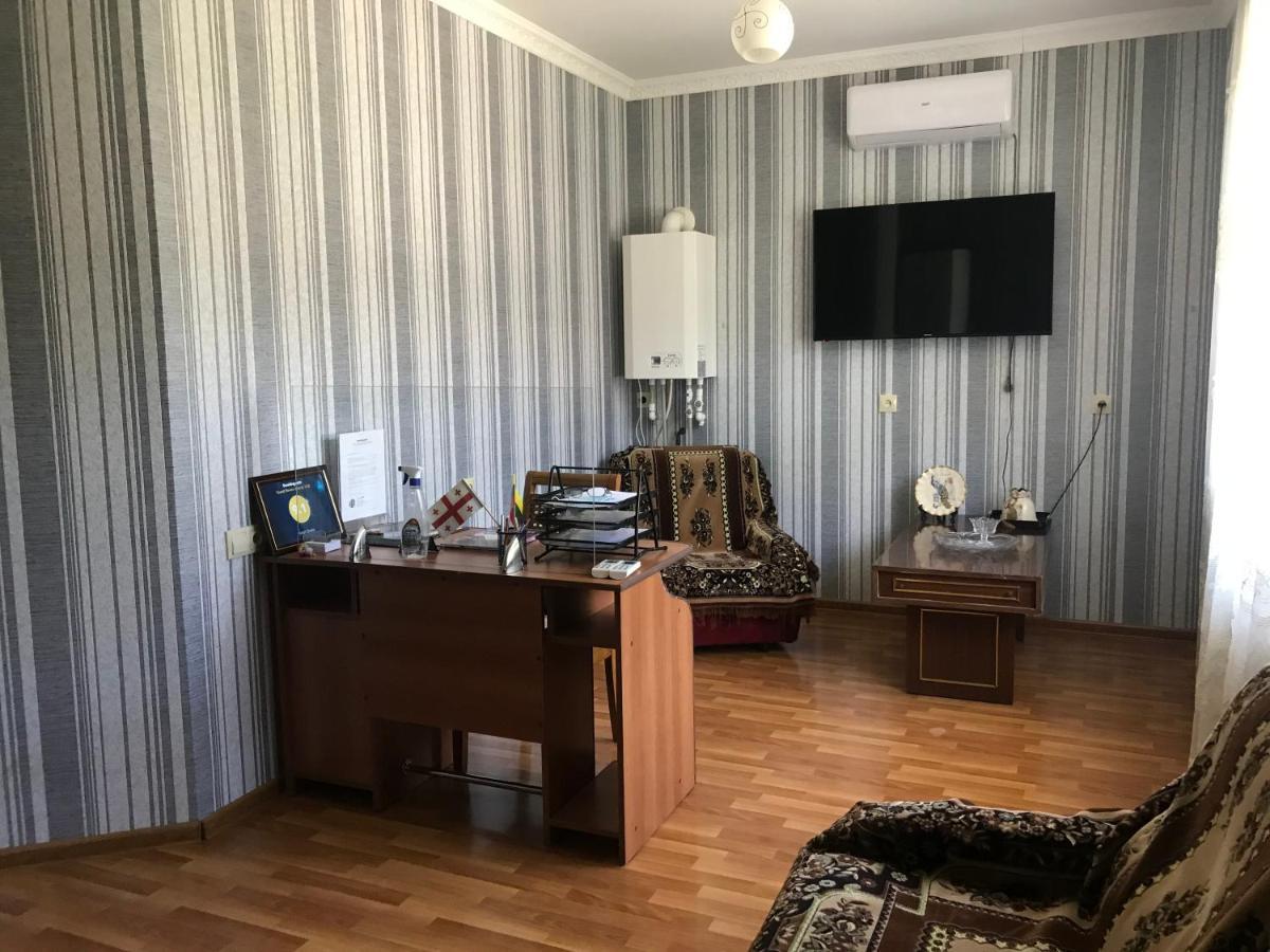 Hotel Oniks Кутаїсі Екстер'єр фото