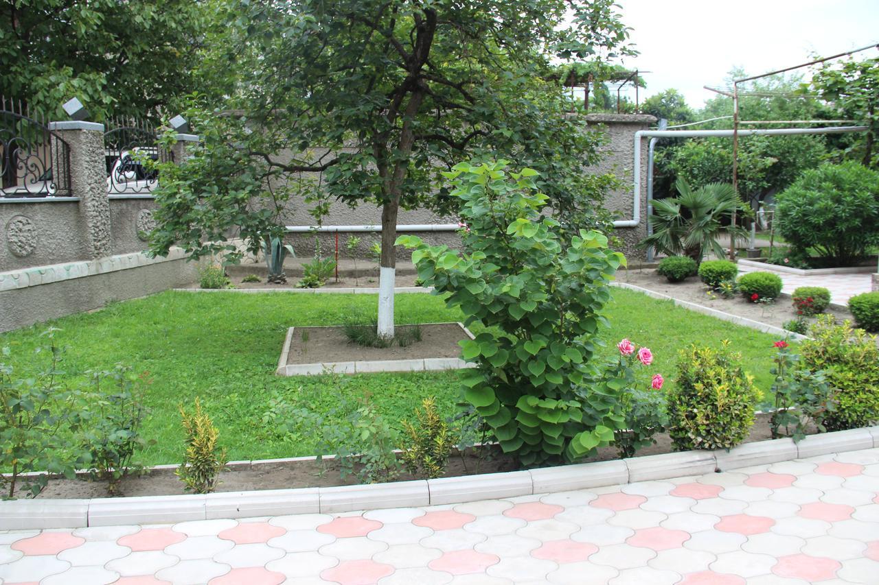 Hotel Oniks Кутаїсі Екстер'єр фото